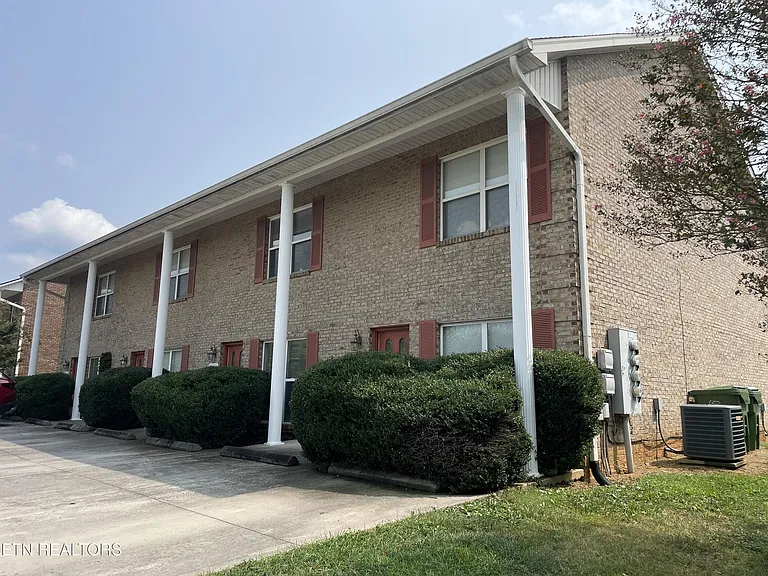 2430 Hallerins Ct — Photo 13