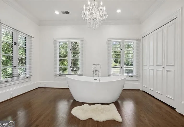 2760 Carmon On Wesley NW — Photo 19