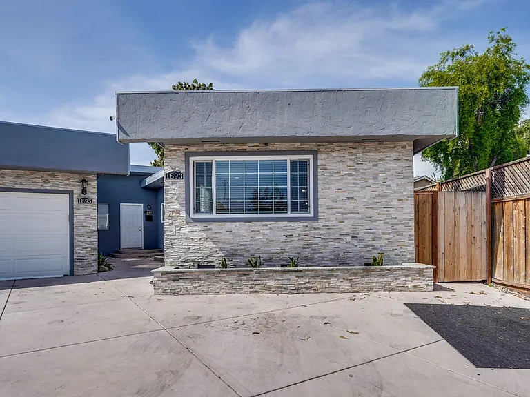 1893 Stardust Ct — Photo 3