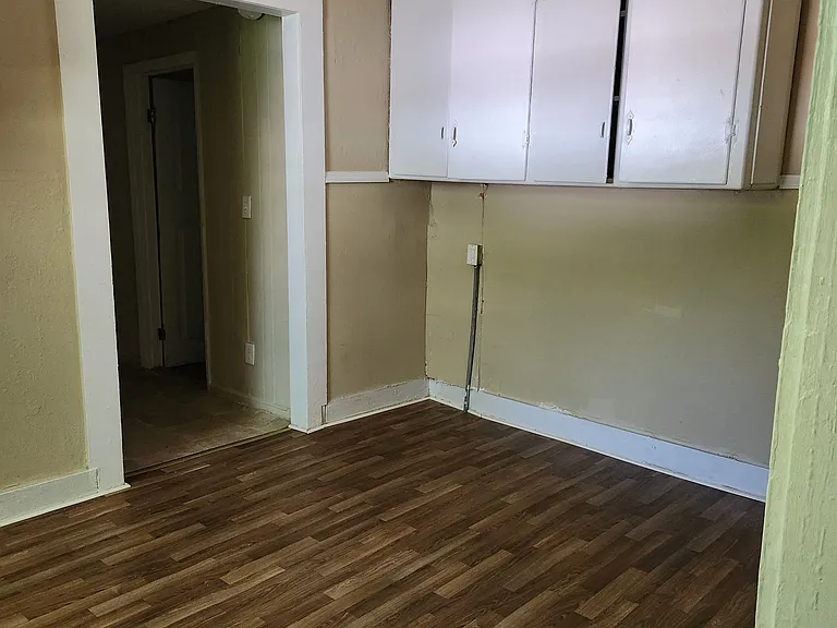 842 Grady St S — Photo 7