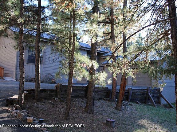 3rd image of 132 Broadmoor Dr