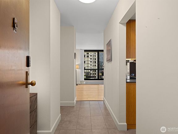 2nd image of 2100 3rd Avenue #1005