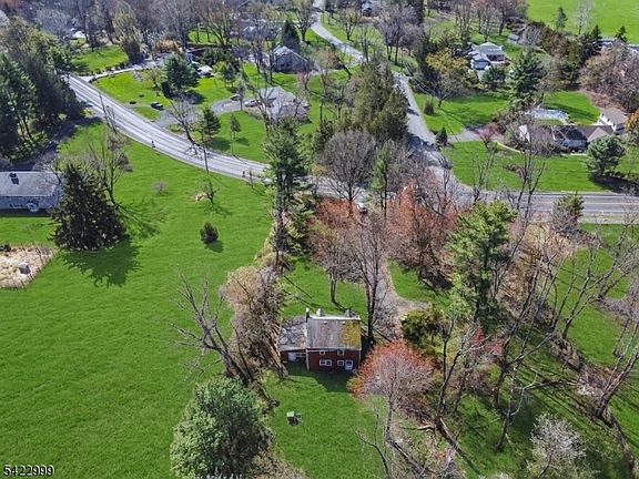 2nd image of 55 Washington Valley Rd