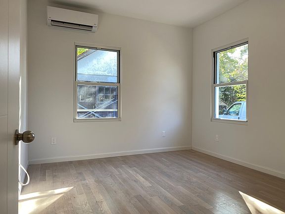 2nd image of 38 Hicks Ln #B