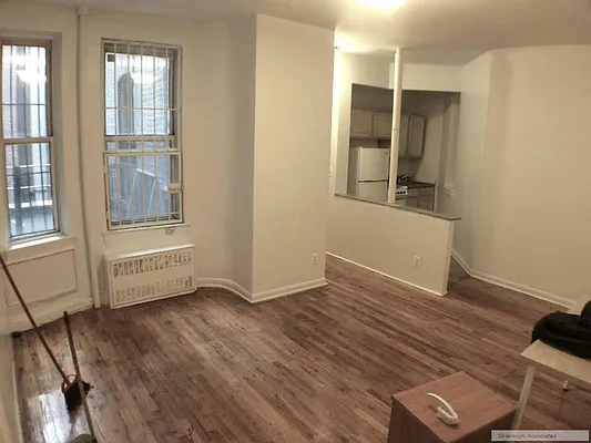 Rented by Sovereign Associates | media 16