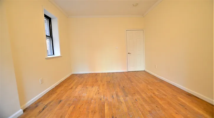 Rented by Manhattan Realty Group | media 8