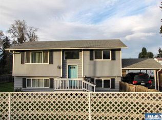52 Farrell Pl, Port Angeles, WA 98362