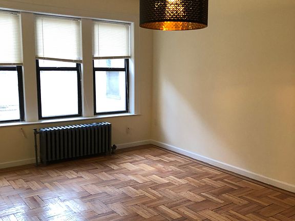 5th image of 57 Chestnut St APT A3