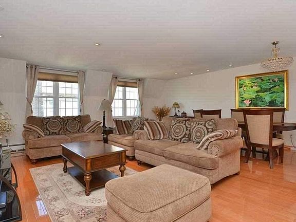 3rd image of 1305 Estates Ln #179