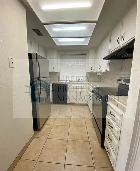 4317 N Emerson Ave #202 — Photo 8