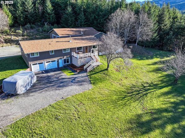 16696 Sunshine Ln, Brookings, OR 97415