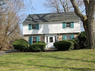 26 Torrington Dr, Rochester, NY 14618