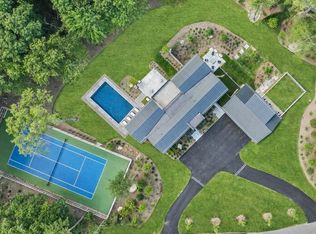 286 Country Dr, Weston, MA 02493