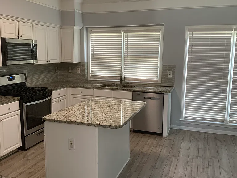 7635 Harrogate Pl — Photo 2