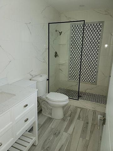 2nd image of 850 E Camino Real