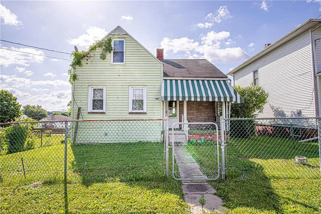 1109 4th St photo 1