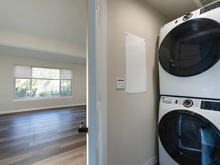 Two Bedroom One Bath - Deluxe - 950 sq ft Two Bedroom One Bath - Deluxe - 950 sq ft