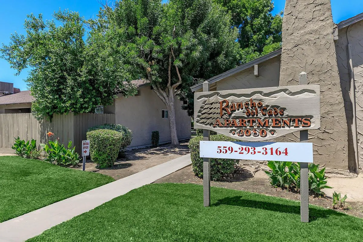 3080 Peach Ave — Photo 1