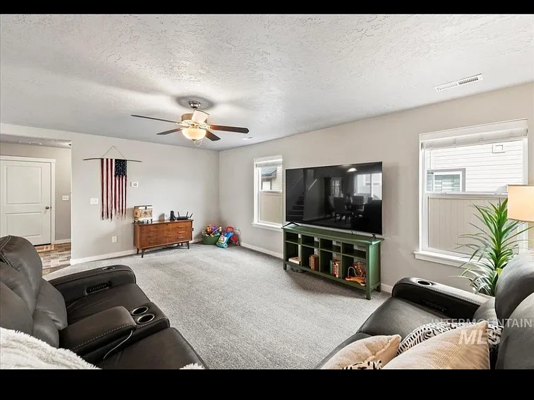 7662 S Sea Breeze Way — Photo 3