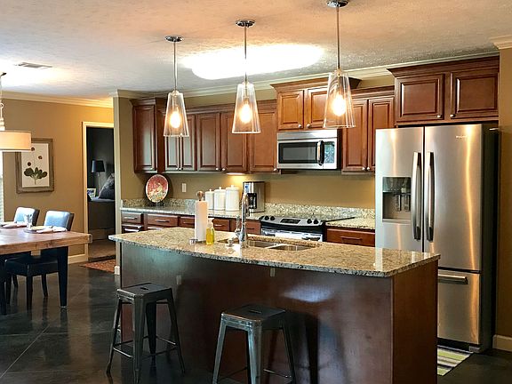 5th image of 5410 Chateau Dr