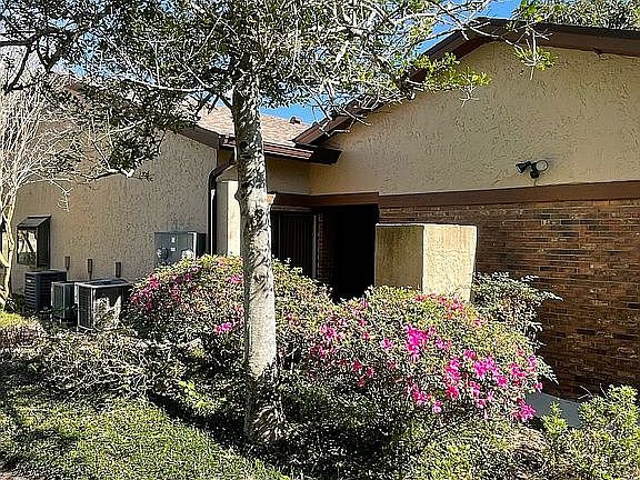4th image of 3920 Villas Green Cir