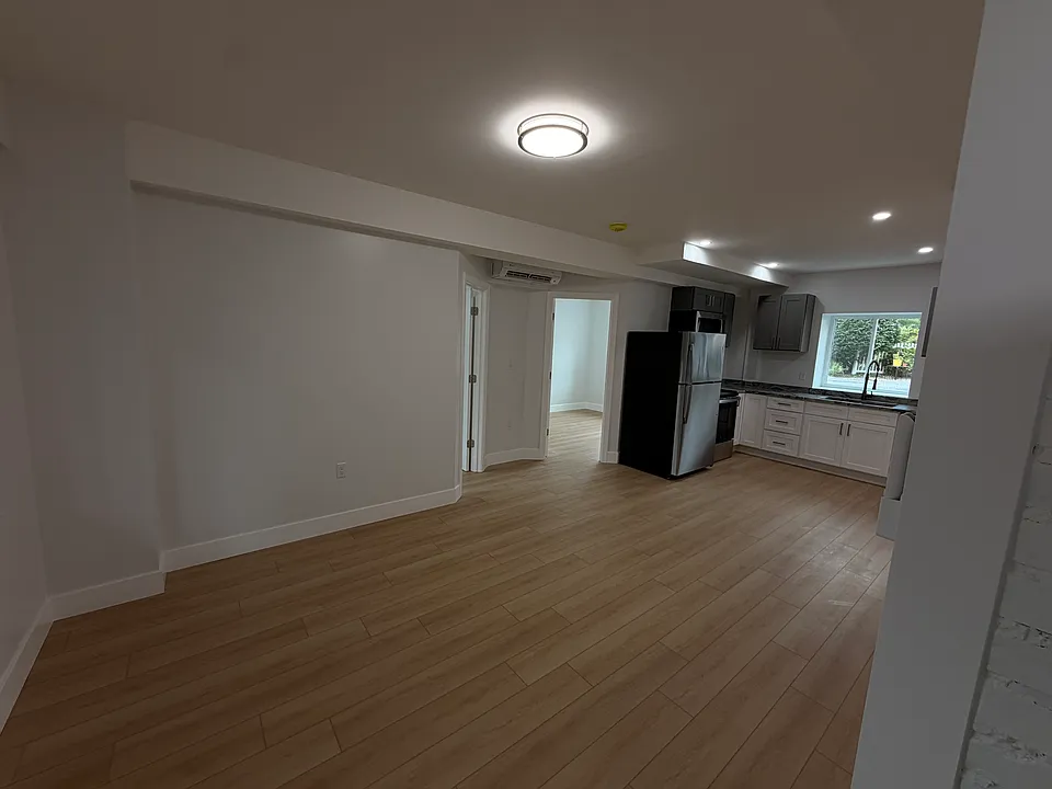 Building Photo 5