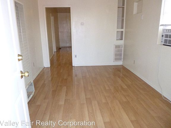 5th image of 106 5th St