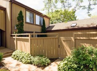 1250 Oak Hill Rd APT D, Lake Barrington, IL 60010