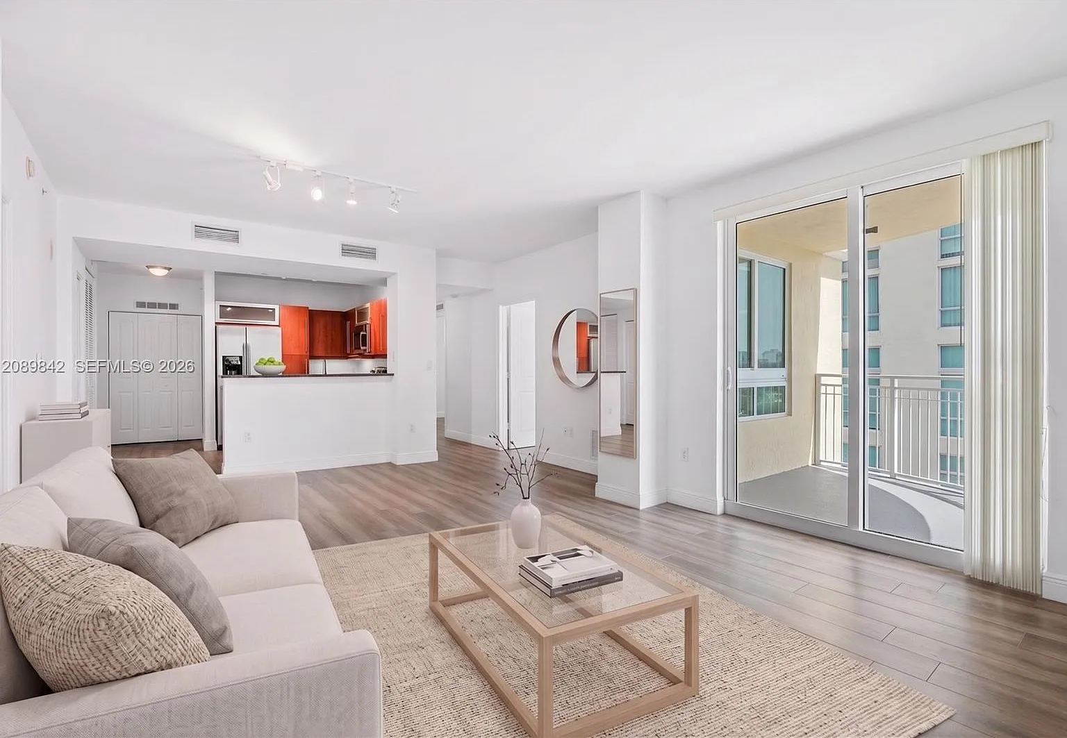 Toscano Condo — Photo 1