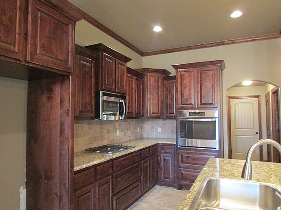 4th image of 308 SW 174th St