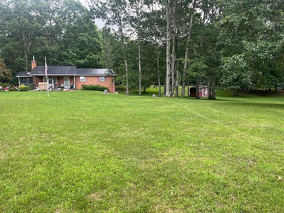 3rd image of 219 White Pine Ln