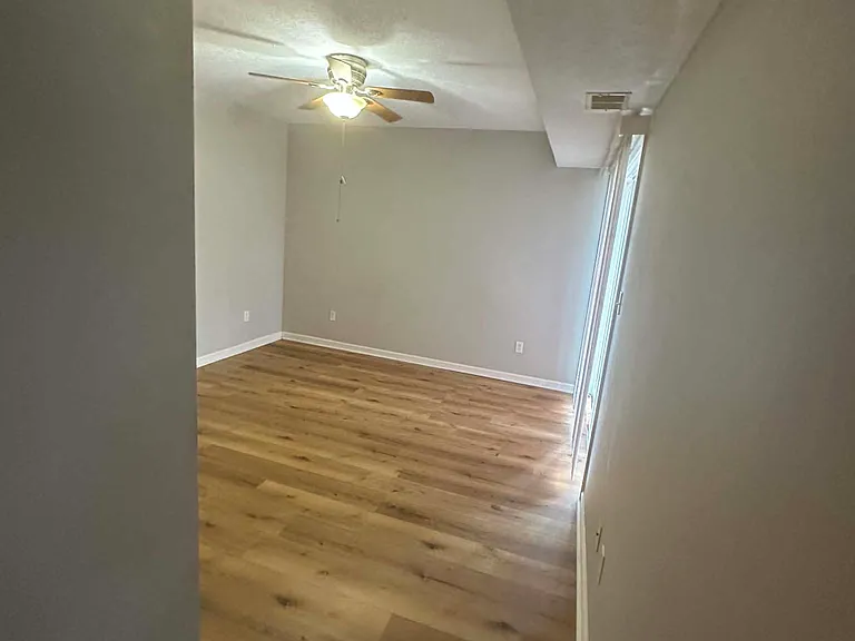 100 Stockton Ct #B — Photo 8