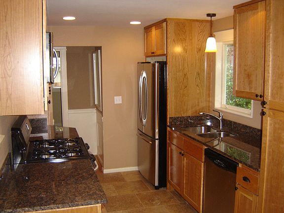 5th image of 10731 NE 28th St