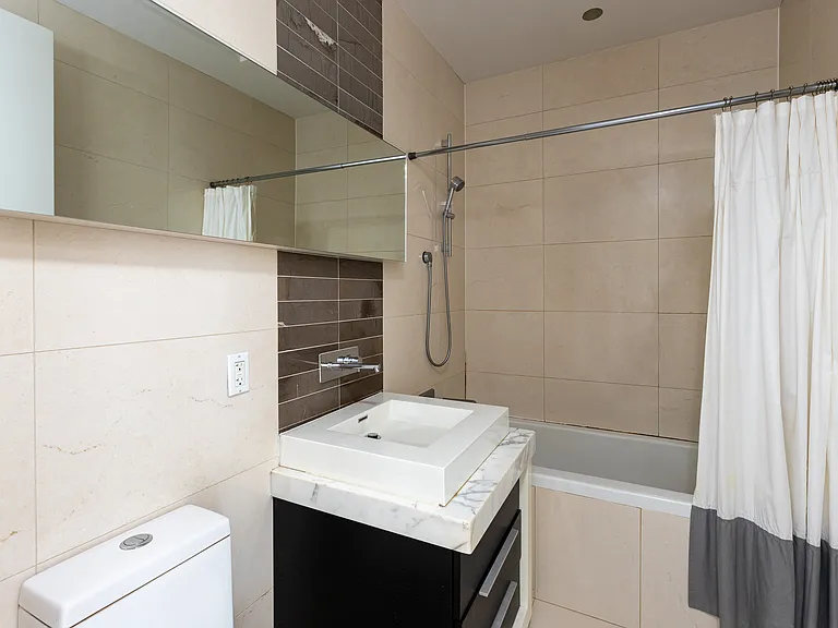161 N 4th St #2D — Photo 11