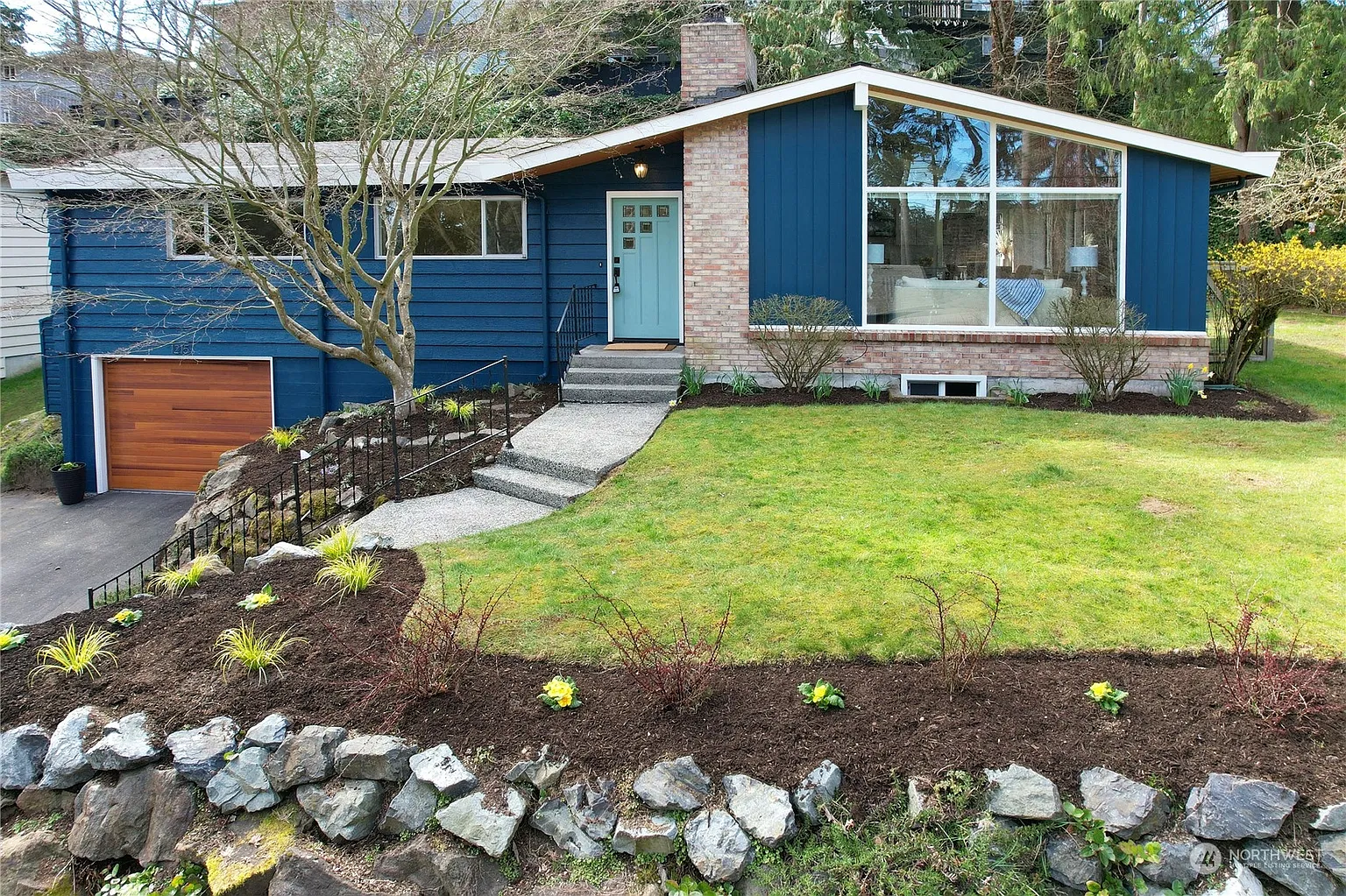 1215 NE Perkins Way photo 1