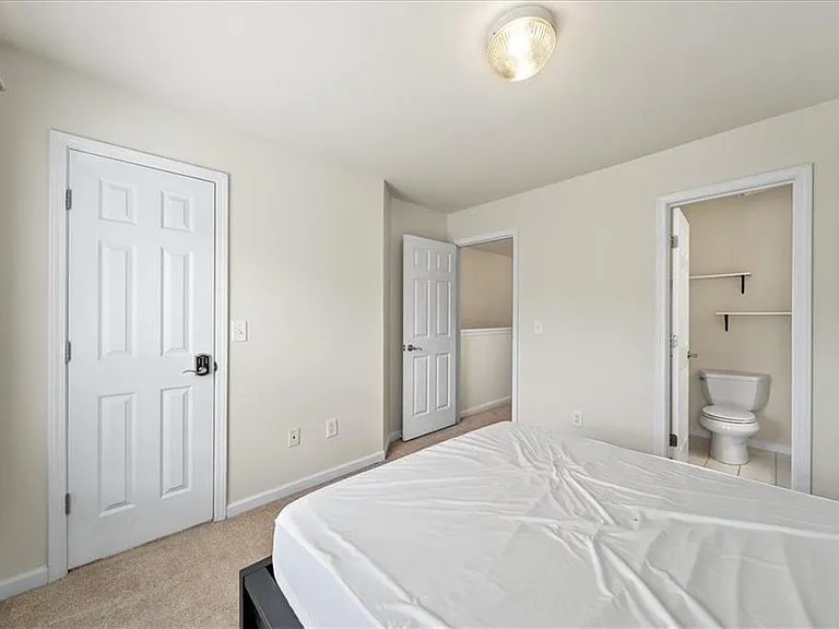 205 16th St NW #18 — Photo 15