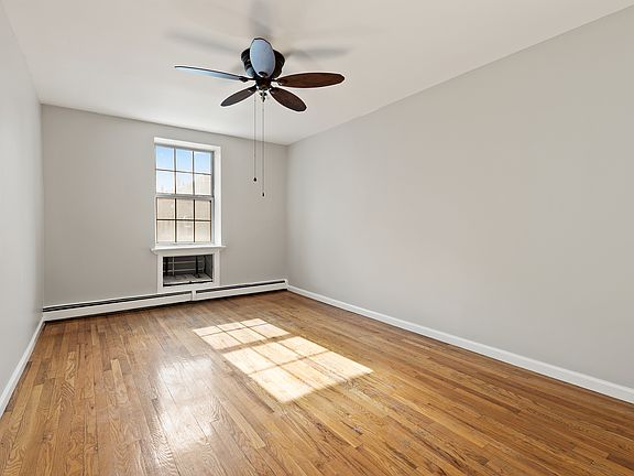 3rd image of 318 43rd St #3