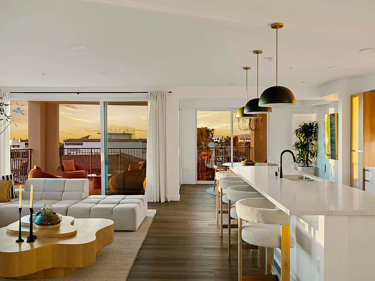 Eddy Redondo Residences — Photo 35