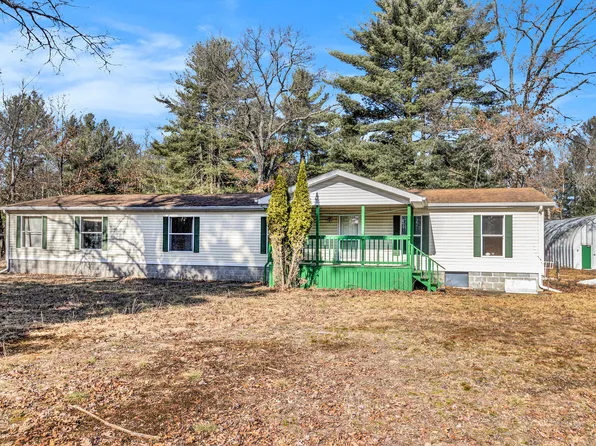 1201 Gunn Ln, Morley, MI 49336