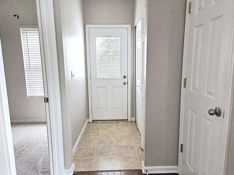 1235 Bainbridge Dr — Photo 6