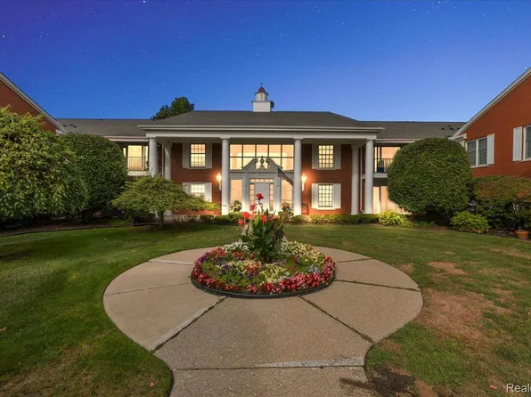19710 W Thirteen Mile Rd APT 202, Beverly Hills, MI 48025