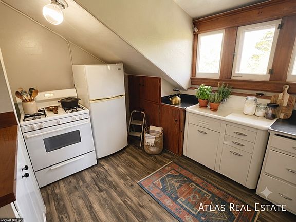 3rd image of 1823 N Nevada Ave APT 6