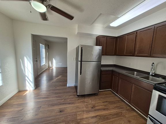 2nd image of 733 S Orange Ave #733