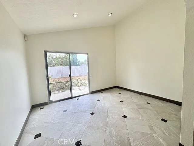 27312 Pinavete — Photo 9