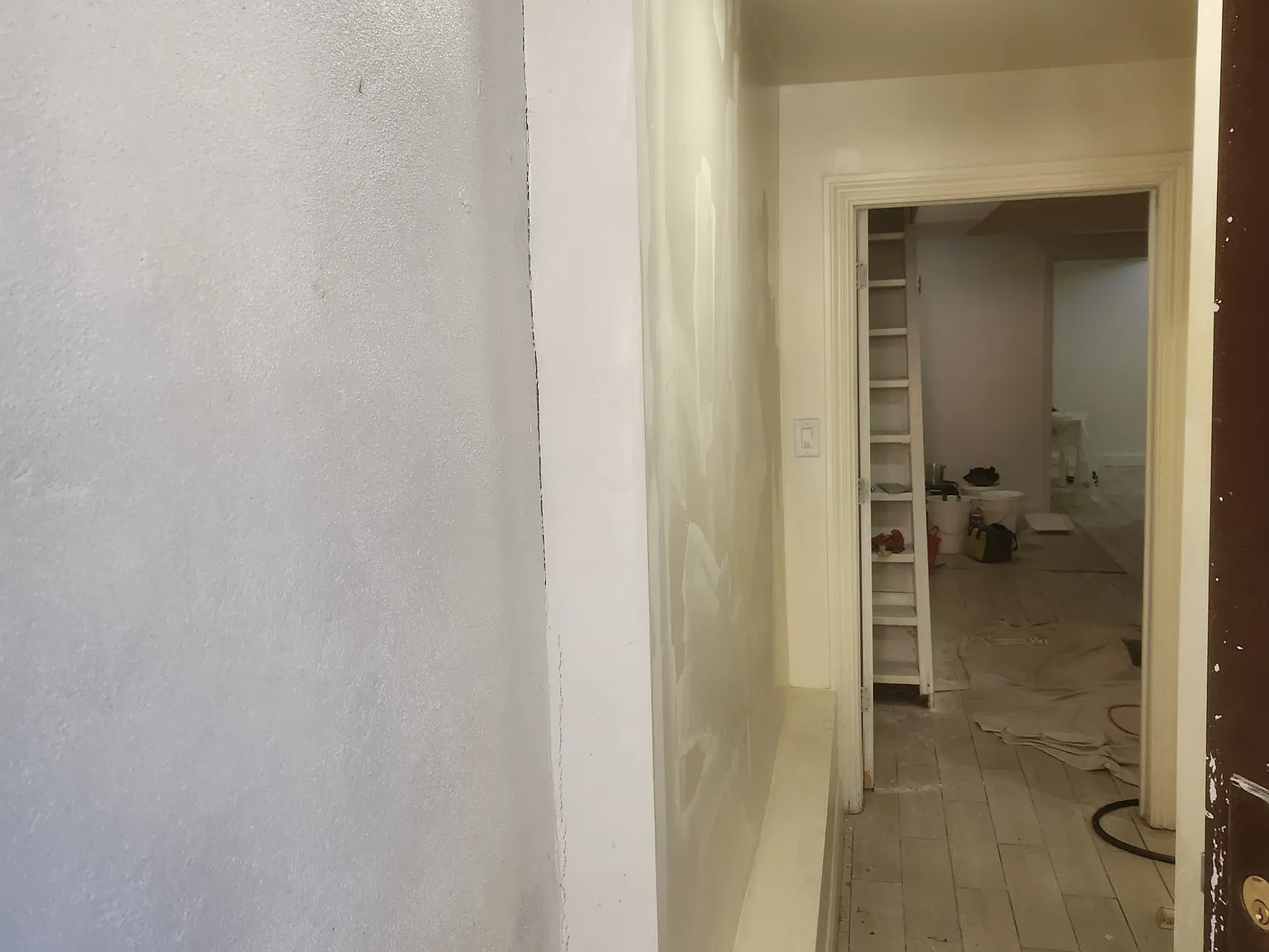 1 bed, 950 sqft, $2,100 — Photo 2