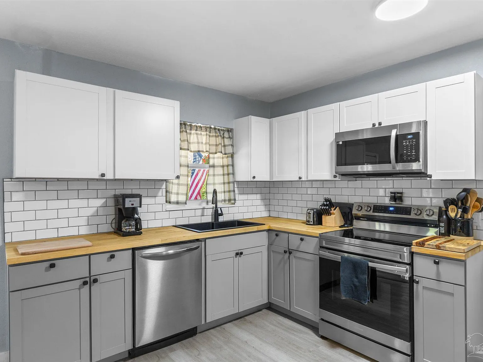 3 bed, 1200 sqft, $2,150 — Photo 4