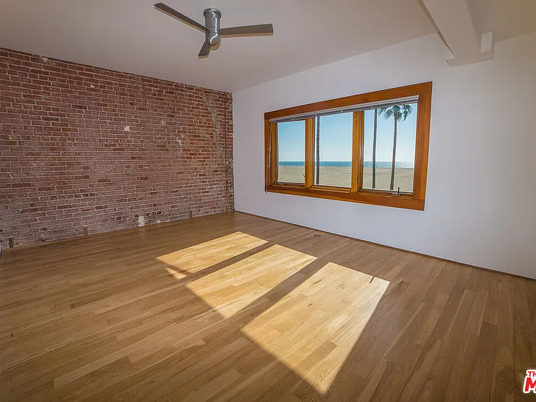 8 Brooks Ave #11 — Photo 32