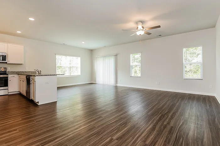 257 Clydesdale Cir — Photo 3