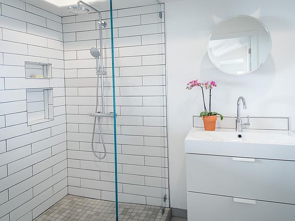 Beautiful open bathroom with gorgeous views