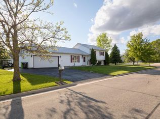 123 Westgate Dr, Iron Ridge, WI 53035